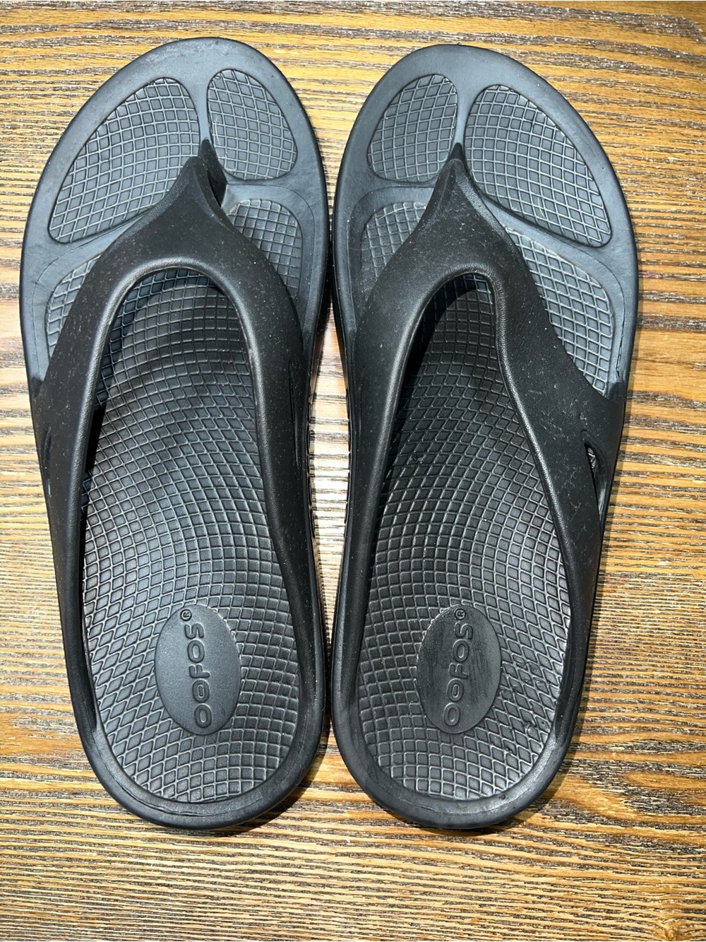 OOFOS Women’s Black Recovery Thong Sandals - EU41/ 10M - Gently Worn